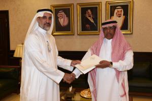 UQU President Receives Academic Accreditation Certificates of the Medical Colleges