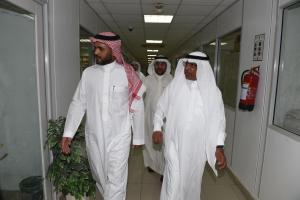 UQU President Inspects a Number of Departments at the University Campus in Azizia