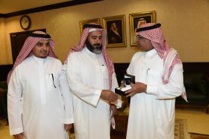 UQU President Honors Operations and Maintenance Department Unit Heads