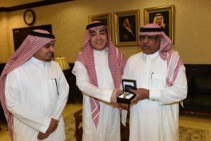 UQU President Honors Operations and Maintenance Department Unit Heads