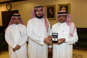 UQU President Honors Operations and Maintenance Department Unit Heads