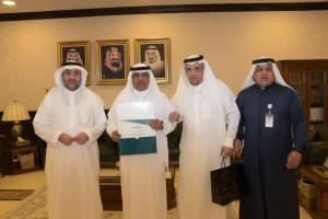 UQU President Honors Affiliates of Administrative Communication Center 