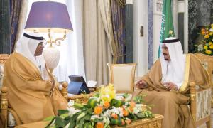 Custodian of the Two Holy Mosques Receives Members of Administration of King Salman Chair for Makkah History Studies