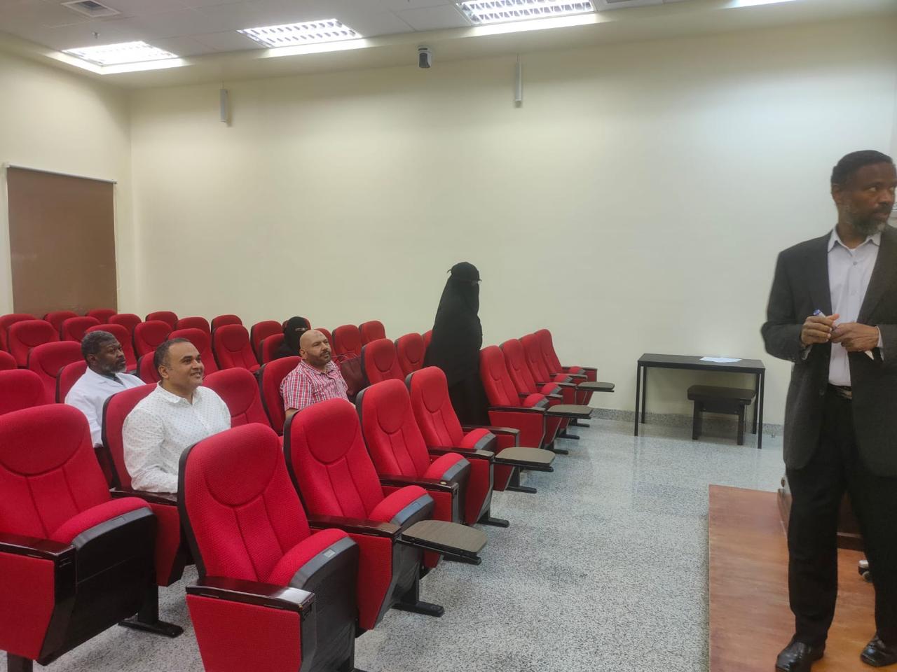 كلية الطب بالقنفذة تقيم ورشة عمل بعنوان "اعداد اسئلة الاختبار"