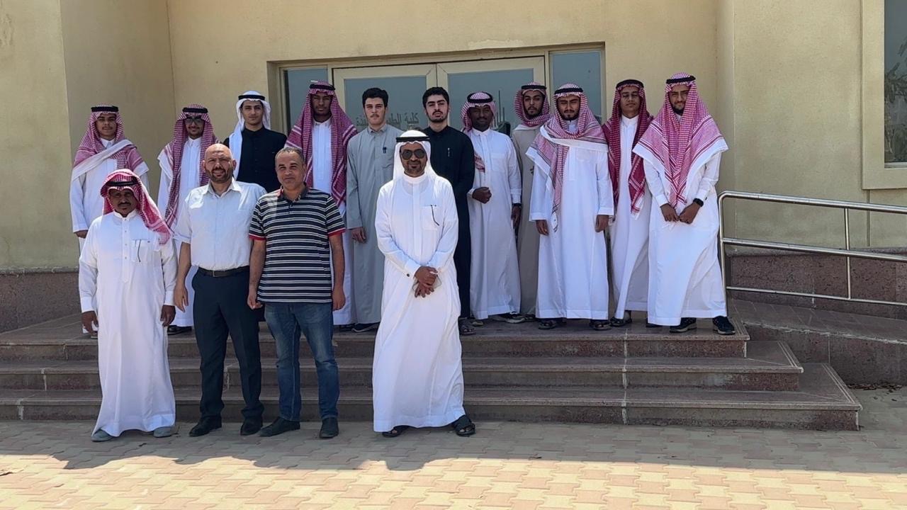 زيارة طلاب الملك عبدالله  الثانويةلكلية الطب ضمن فعاليات برنامج التوجية المهني
