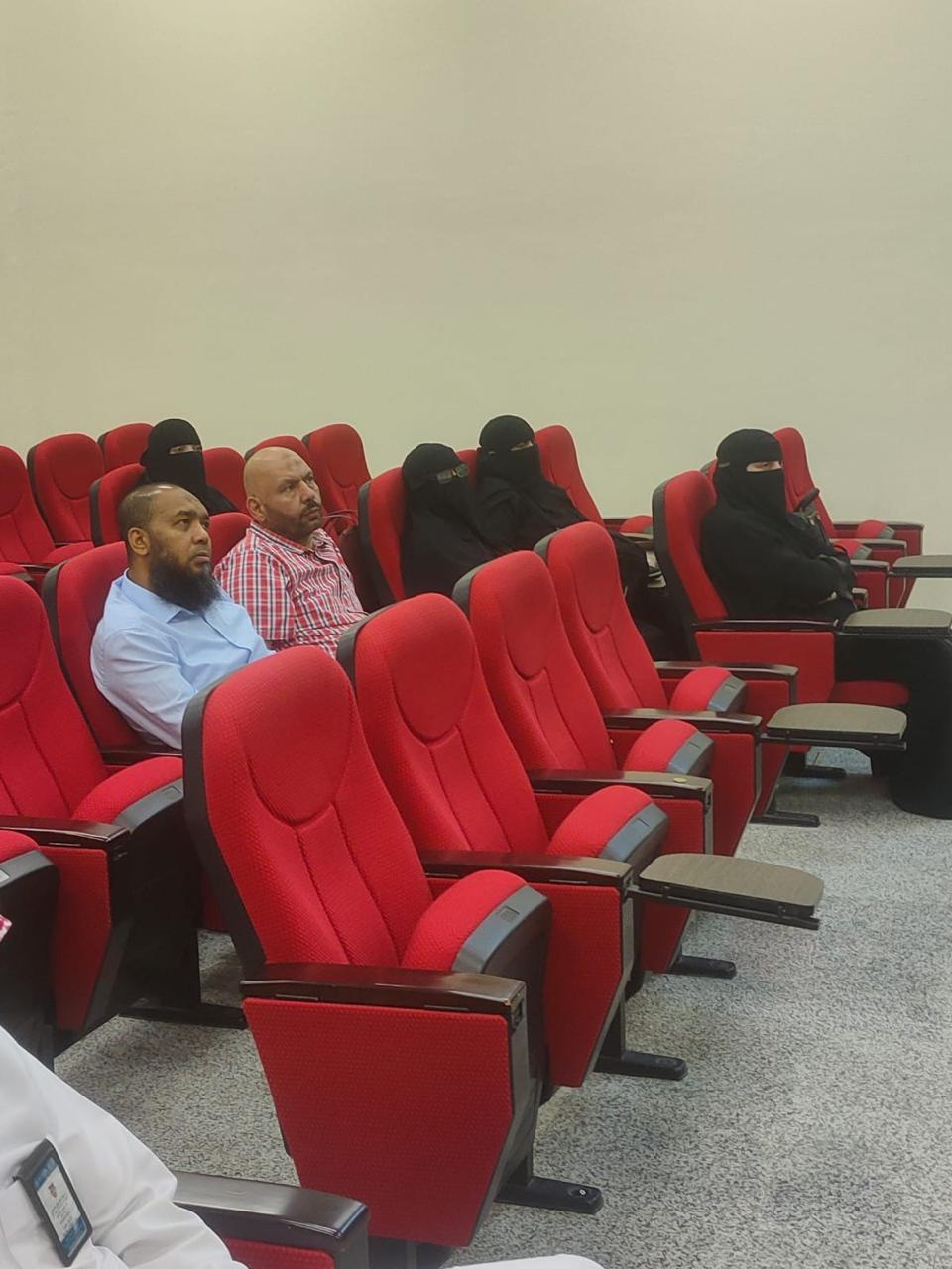 كلية الطب بالقنفذة تقيم ورشة عمل بعنوان "اعداد اسئلة الاختبار"