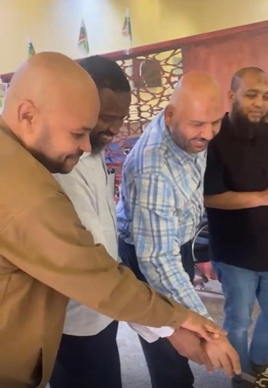 عميد كلية الطب بالقنفذة يكرّم أعضاء هيئة التدريس المنتهية عقودهم تقديراً لعطائهم