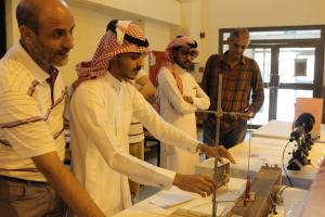 Al-Qunfudhah University College Holds an Exhibition for the Development of Positive Trends in Science