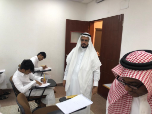 Dean of Al-Qunfudhah University College Inspects the Progress of the First Semester Final Exams for the Academic Year 1441 A.H.