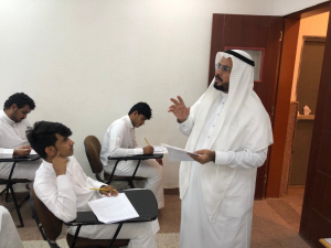 Dean of Al-Qunfudhah University College Inspects the Progress of the First Semester Final Exams for the Academic Year 1441 A.H.