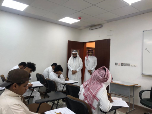 Dean of Al-Qunfudhah University College Inspects the Progress of the First Semester Final Exams for the Academic Year 1441 A.H.