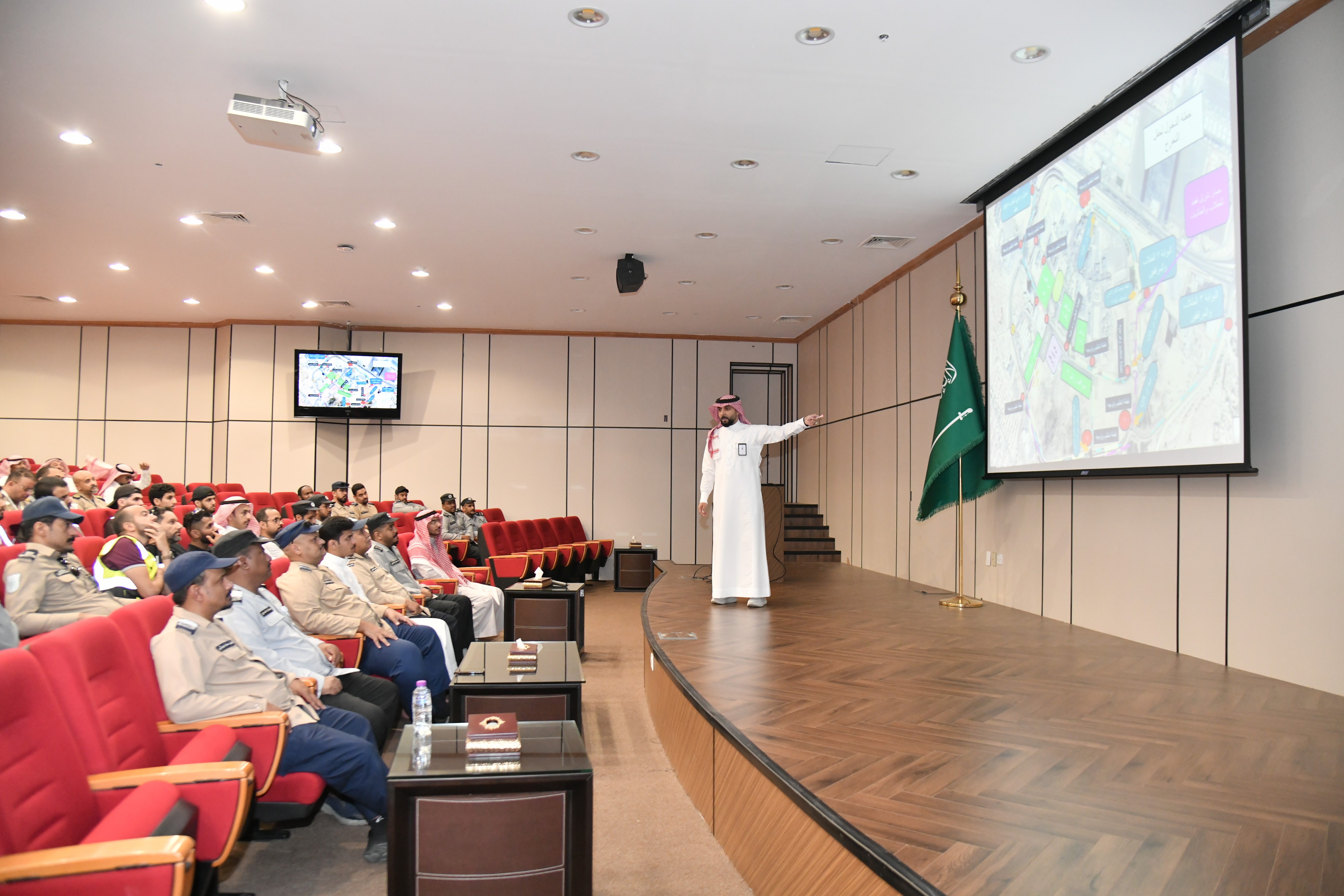 استعدادات مبكرة لحفل تخرج الدفعة 74