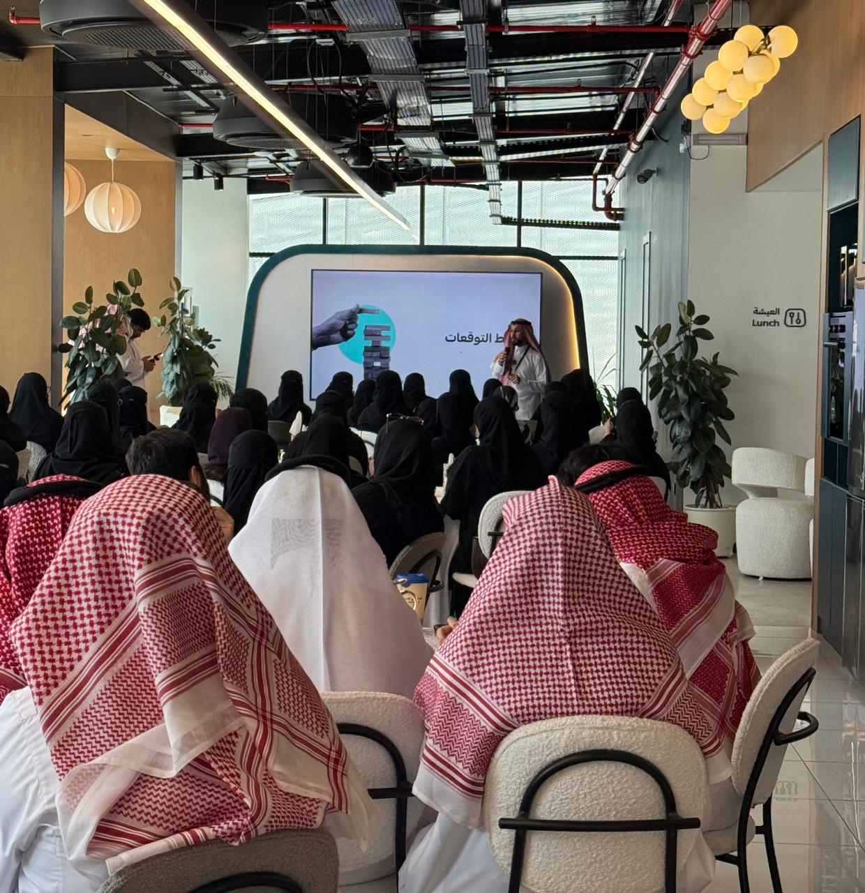 من فكرة إلى متجر إلكتروني