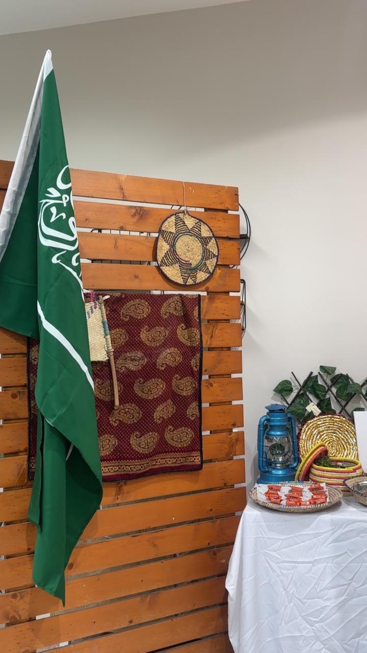 إقامة معرض ثقافي بمناسبة يوم التأسيس