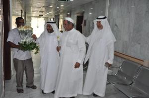 On the Eid Day: UQU Medical Center Receives Patients with Flowers and Sweets