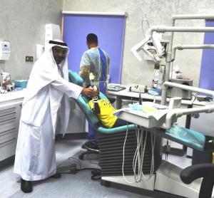 On the Eid Day: UQU Medical Center Receives Patients with Flowers and Sweets