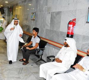 On the Eid Day: UQU Medical Center Receives Patients with Flowers and Sweets