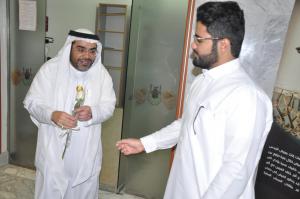 On the Eid Day: UQU Medical Center Receives Patients with Flowers and Sweets