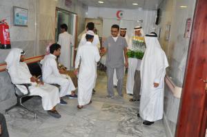 On the Eid Day: UQU Medical Center Receives Patients with Flowers and Sweets