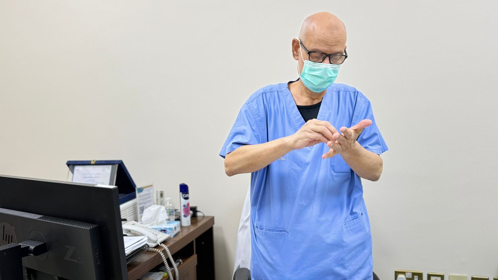 نظمّ قسم مكافحةالعدوى بالعيادةالطبيةالجامعيةاليوم العالمي لنظافةاليدين تحت شعار (نظافة اليدين لحظةبسيطة بأثر كبير)